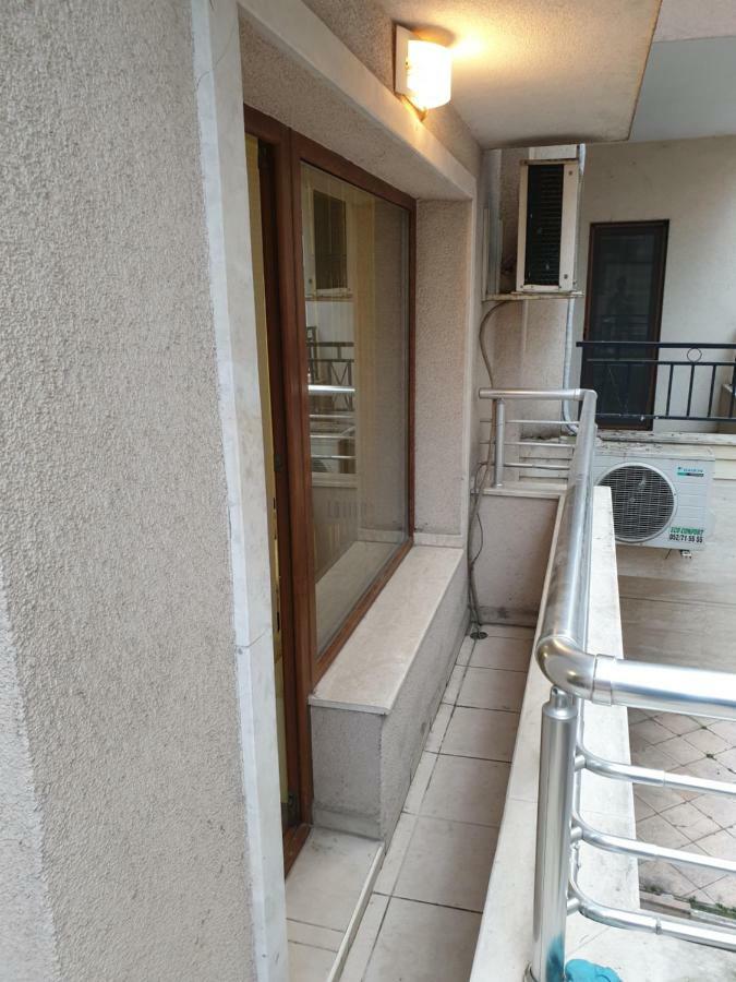 Apartment In The Center Varna Bagian luar foto