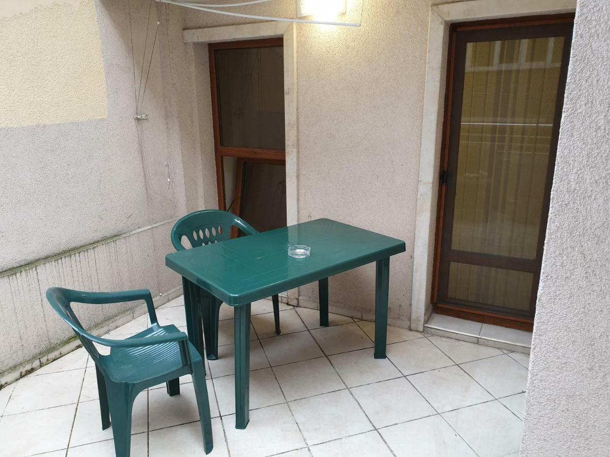 Apartment In The Center Varna Bagian luar foto